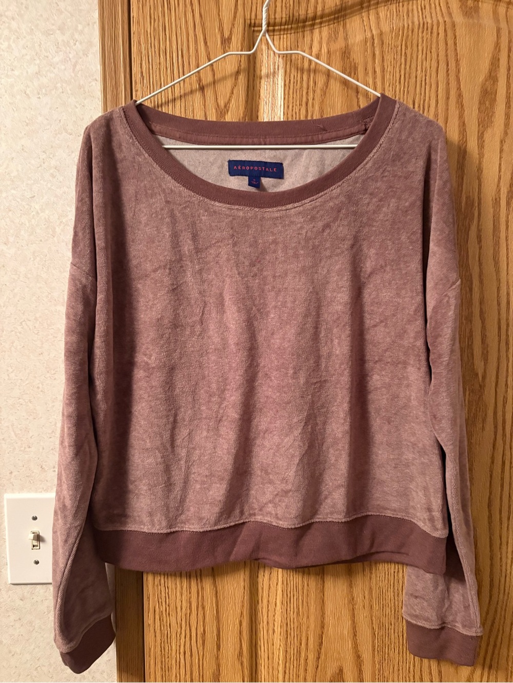 Aeropostale Women's Mauve Crewneck Pullover Sweatshirt